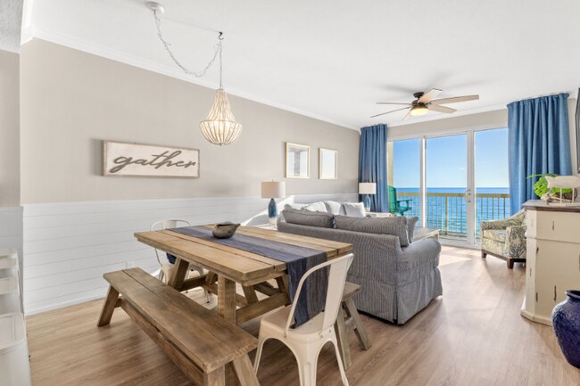 Foto del edificio - 15817 Front Beach Rd