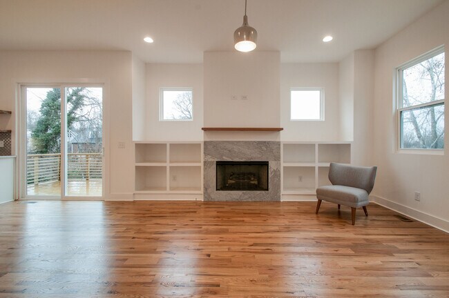 Foto del edificio - 3107 Mc Combs Ave