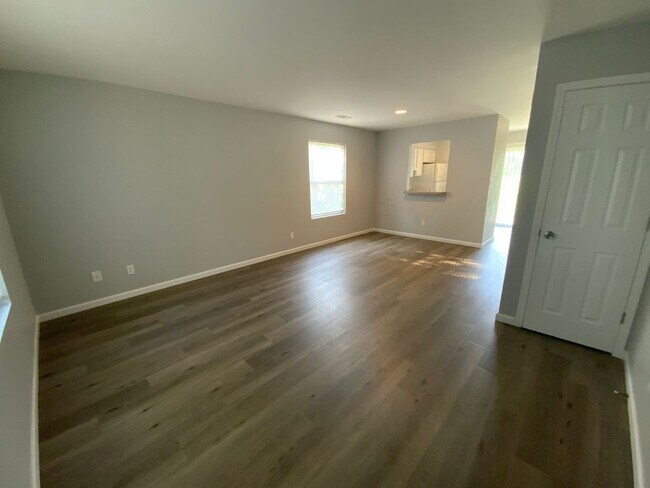 Foto del edificio - 4623-4623 W Bainbridge Dr