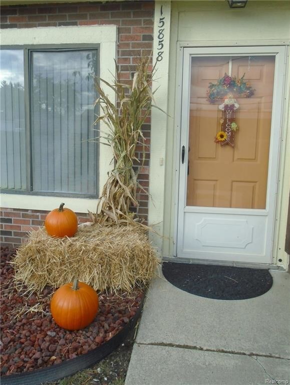 Foto del edificio - 15858 Orchard Ln
