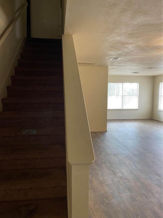 Building Photo - 20805 Trotters Ln