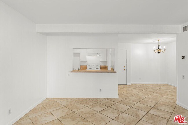 Foto del edificio - 5460 White Oak Ave