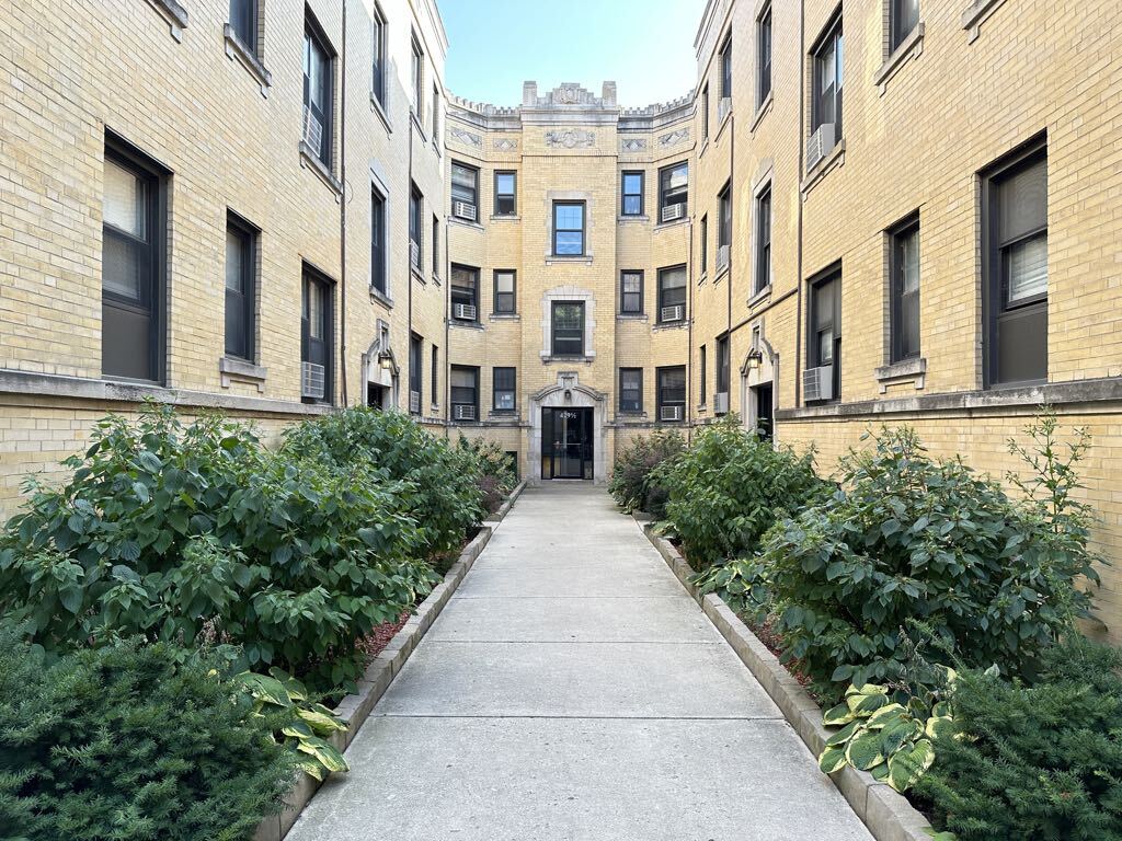 Foto principal - 428 W Belden Ave