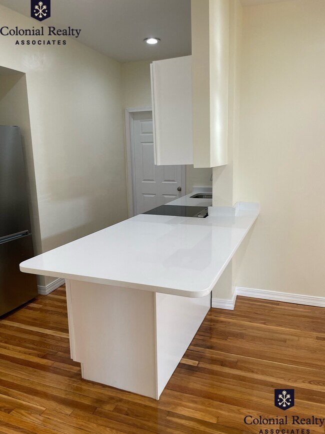 Foto del edificio - 881 Beacon St