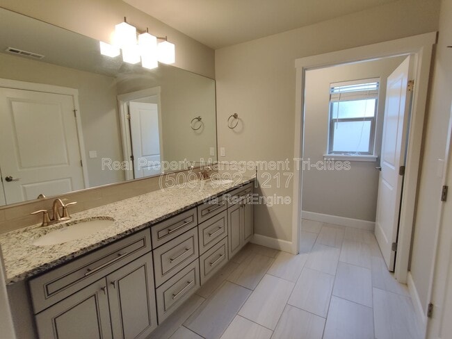 Building Photo - 8209 Coldwater Dr