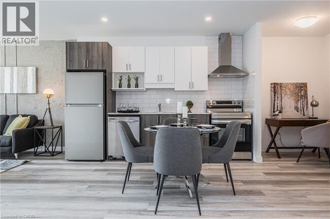 Building Photo - 1442 Highland Rd W