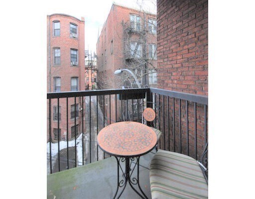Foto del edificio - 424 Massachusetts Ave
