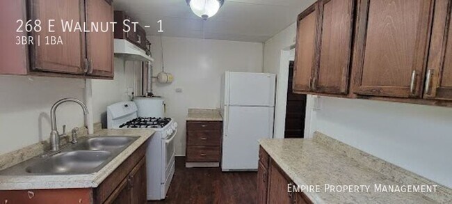 Foto del edificio - 1st Floor-3 Bedroom / 1 Bathroom Apartment...