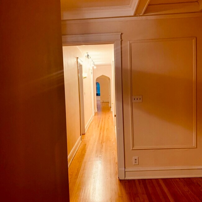 Foto del edificio - 5859 N Kenmore Ave