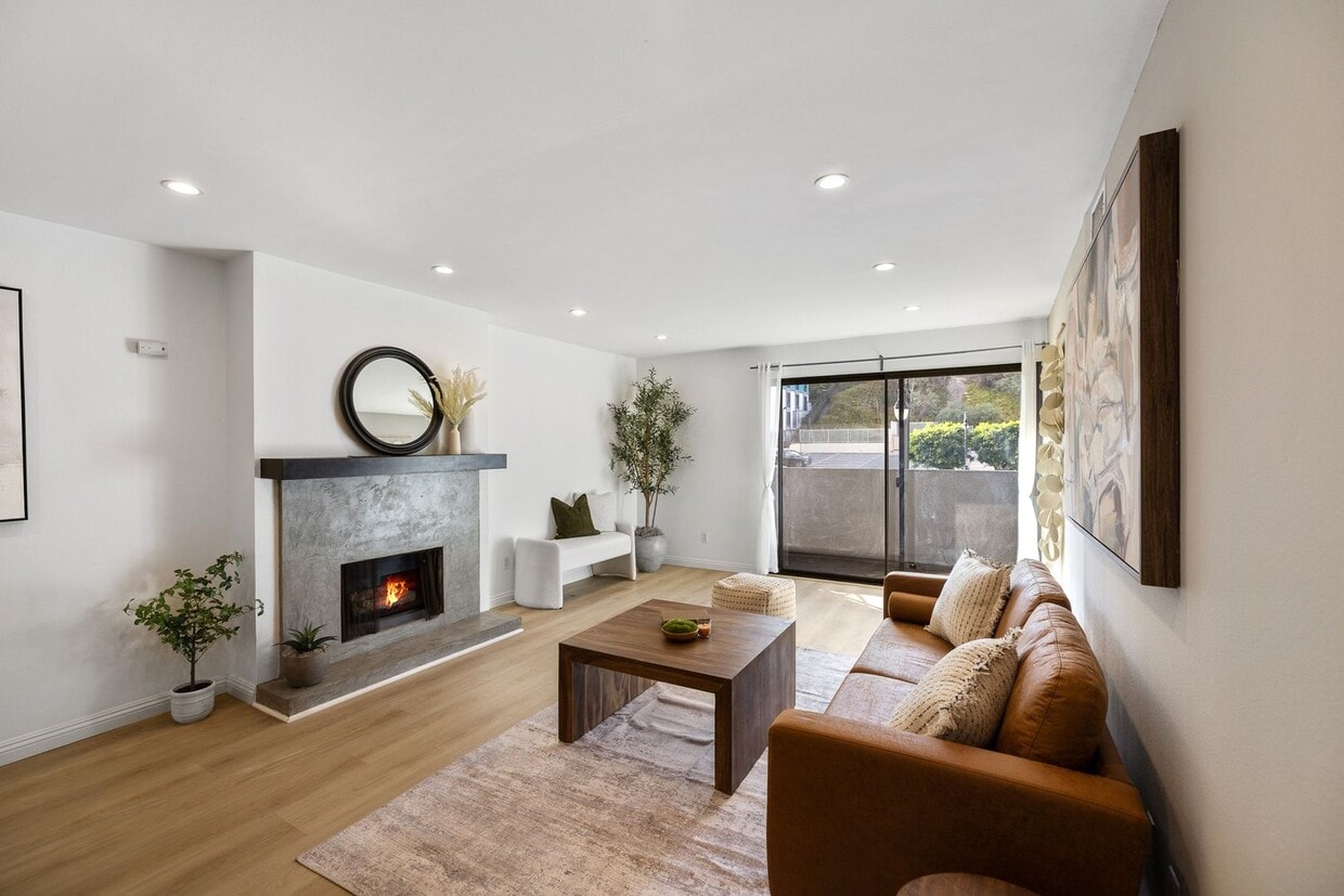 Foto principal - Stunning 2-bedroom, 2-bathroom condo in th...