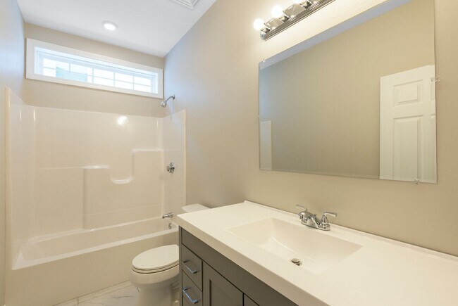 Foto del edificio - 445 Admiral St