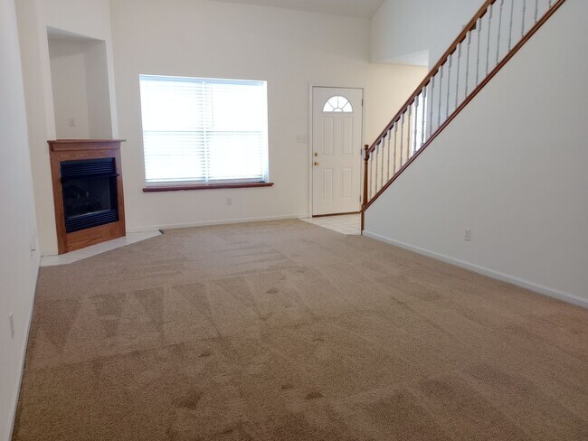 Foto del edificio - 1724-1726-1726 Louise Cir