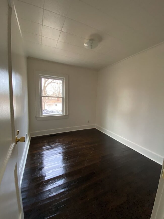 Building Photo - 312 Willow Ln