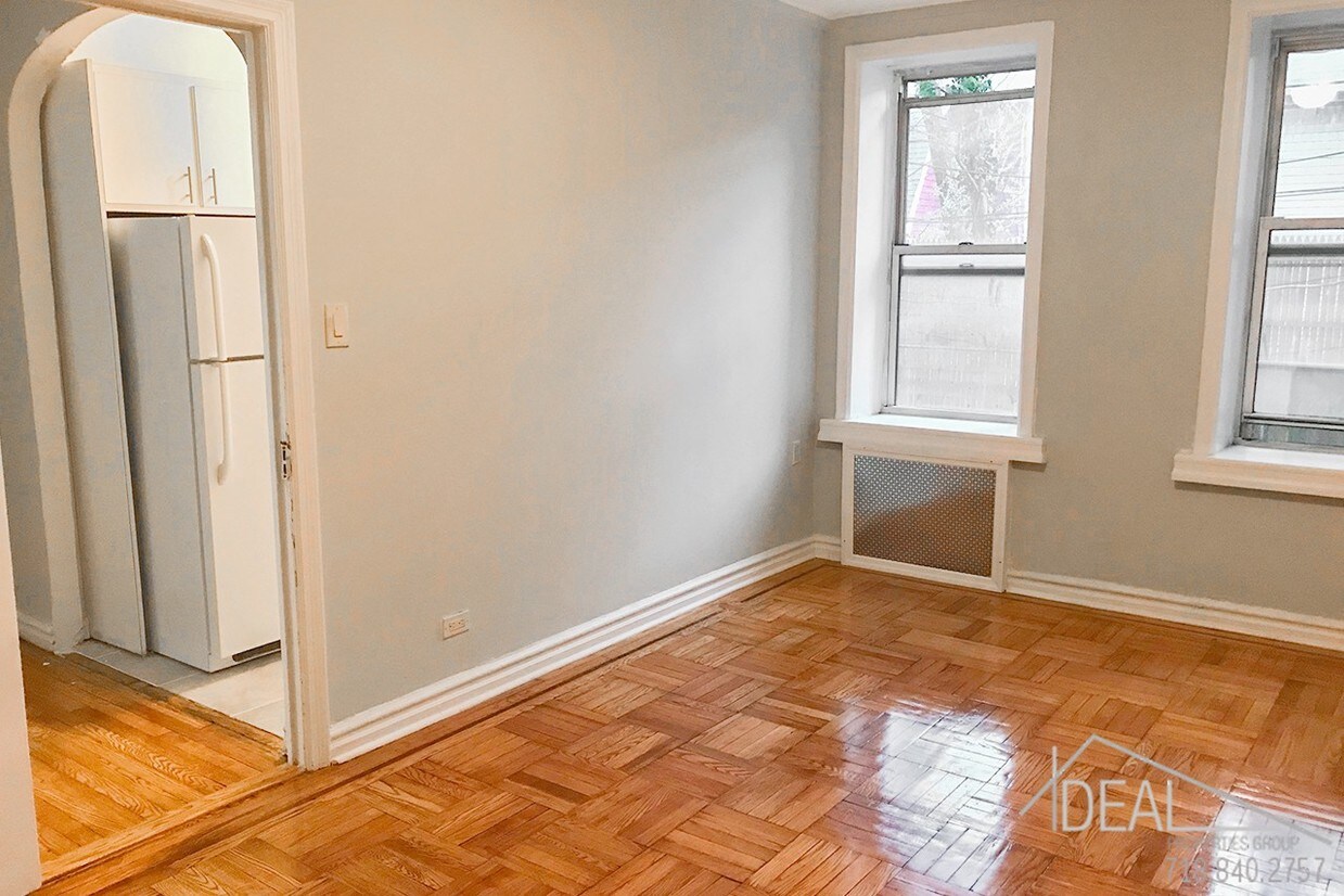 Primary Photo - 424 E 17th St