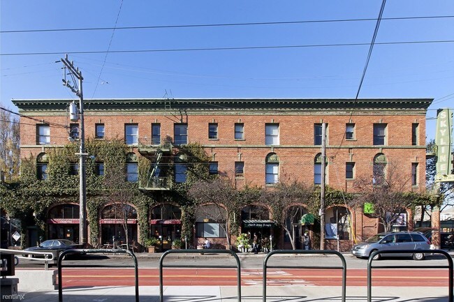 Building Photo - 210 Church St