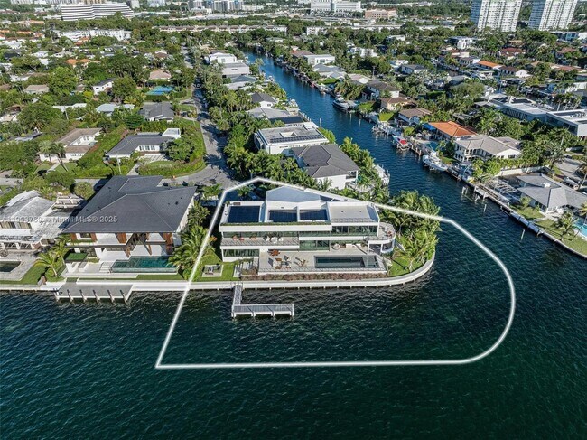 Building Photo - 11400 N Bayshore Dr