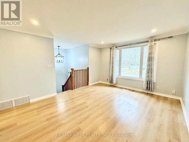 Building Photo - 4244 York Dr