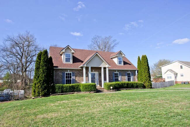 Building Photo - 3927 Stella Dr