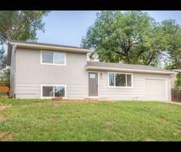 Building Photo - 726 Paradise Ln