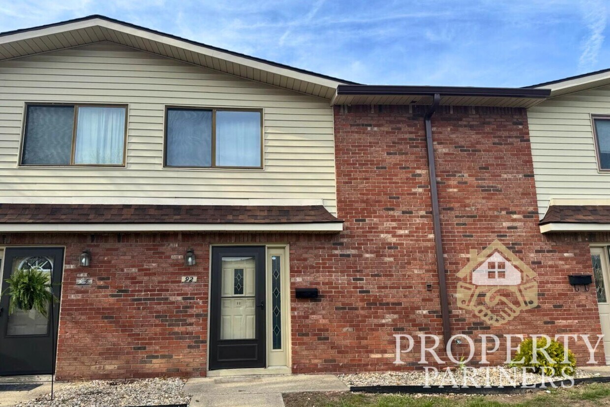 Foto principal - 92 Greenwood Trail N Dr