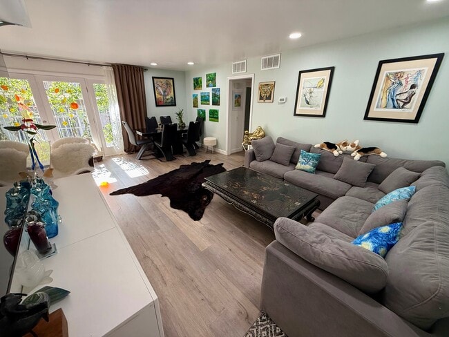 Building Photo - 843 4th St