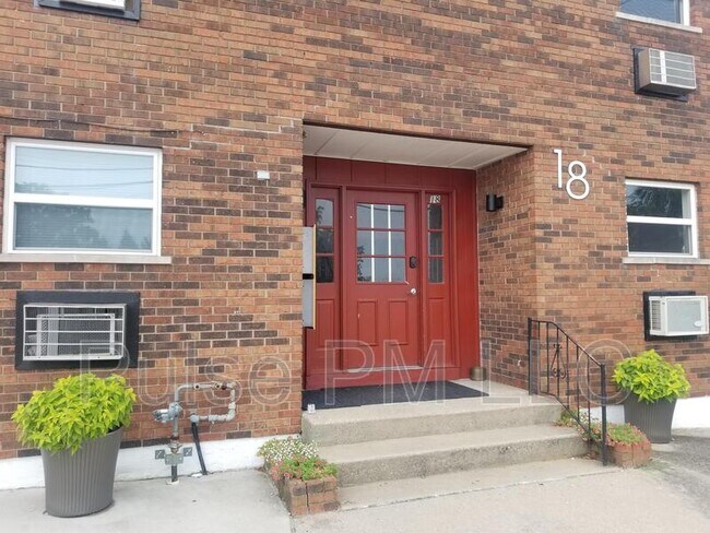 Photo - 18 N Main St Apartment