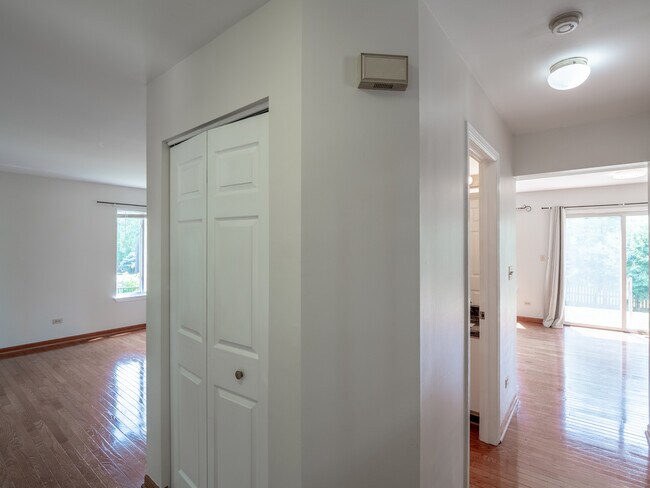 Foto del edificio - 1040 Sanctuary Ln