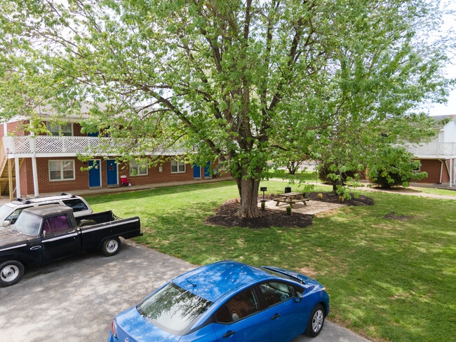 Building Photo - River Valley Apartments