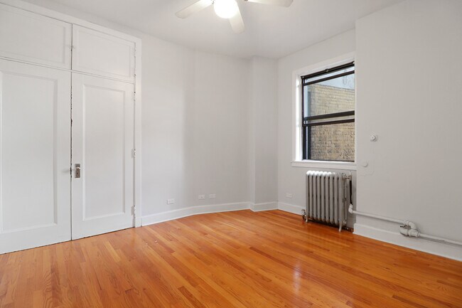 Foto del edificio - 3330 N Lake Shore Dr