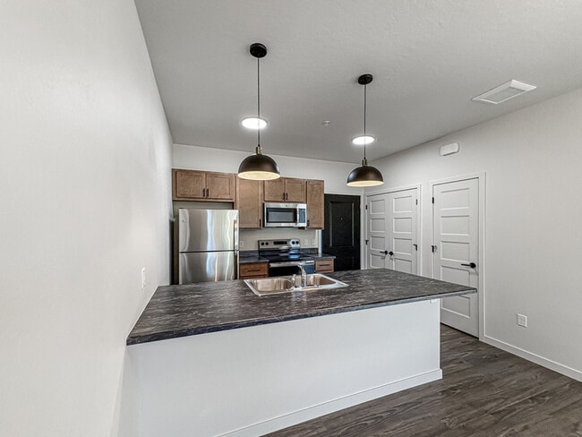 Building Photo - 735 Grant St