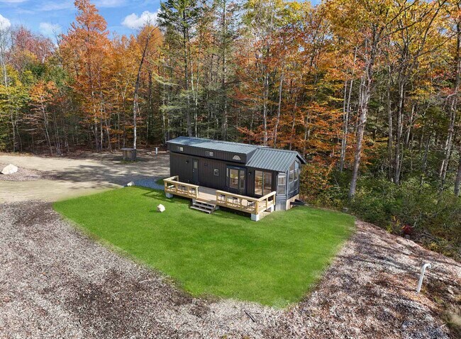 Foto del edificio - 156 Lower Pratt Pond Rd