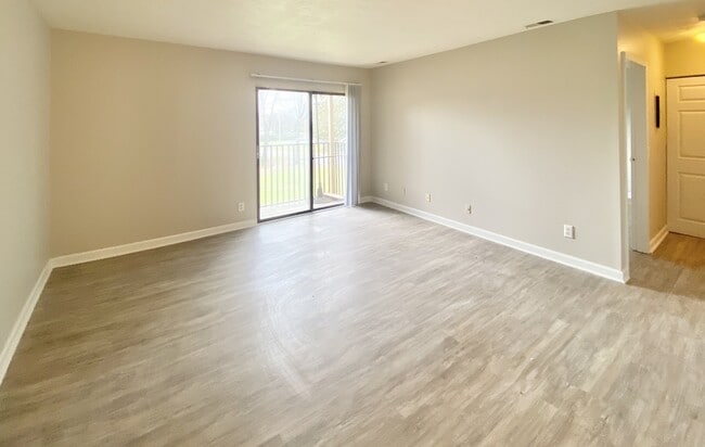 Building Photo - 112 Menlo Dr