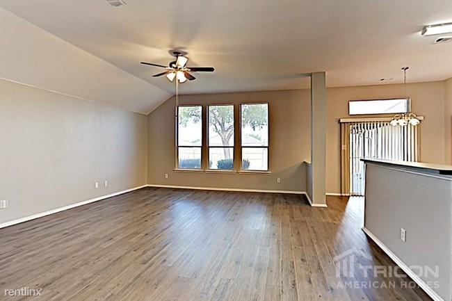 Building Photo - 2109 Pecan Creek Dr