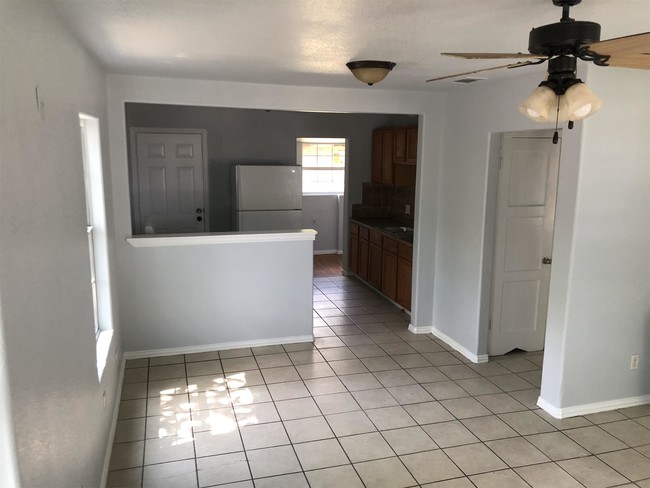 Foto del edificio - 5608 Birchman Ave