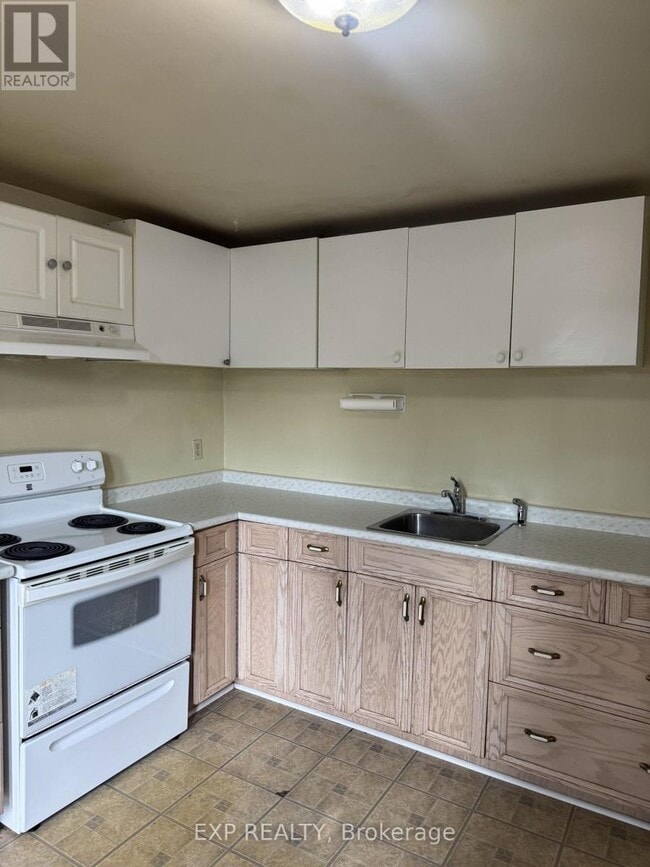 Building Photo - 44 Wright Crescent