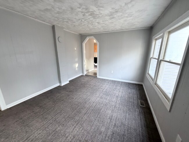 Foto del edificio - 205 Alesa Dr