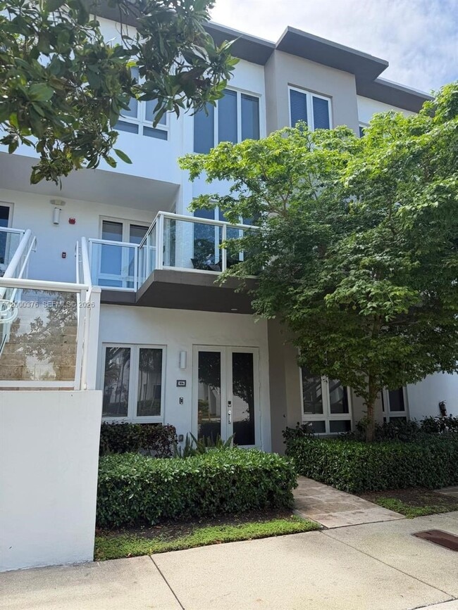 Building Photo - 10220 NW 63rd Ter