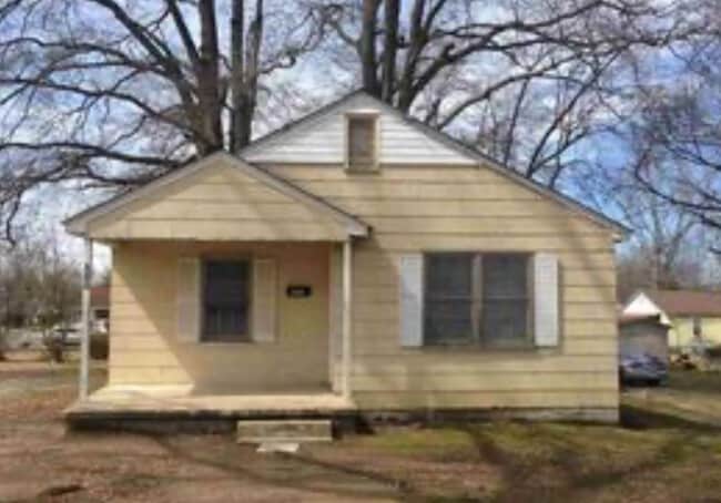 Building Photo - 933 Wilbanks Ave