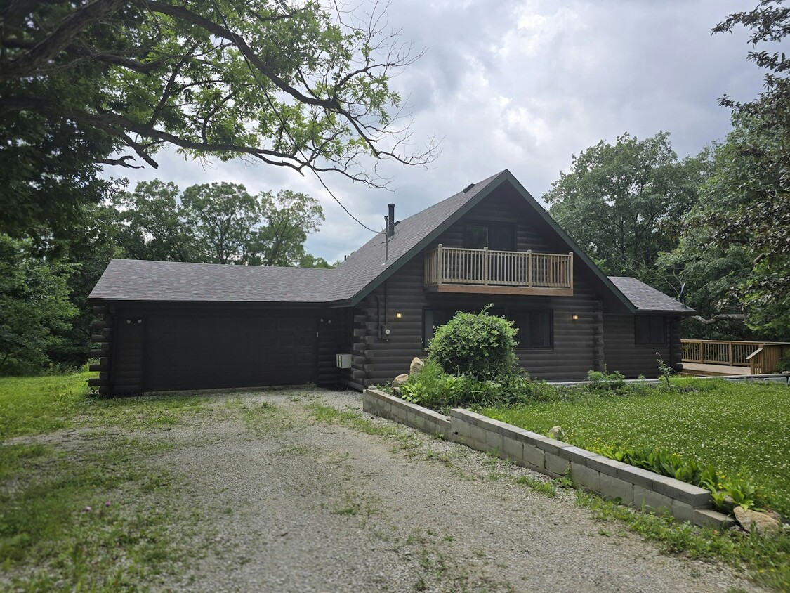 Primary Photo - 32487 K Ave