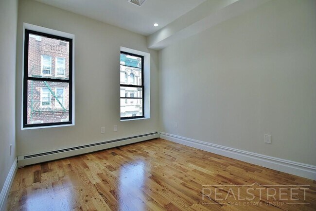 Foto del edificio - NEW Modern 3 Bed in Crown Heights
