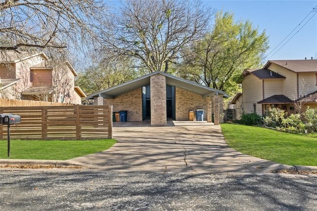 Building Photo - 2415 Burleson Ct