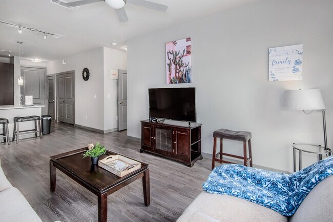 Foto del edificio - 1628-1898-1898 Wyndale St