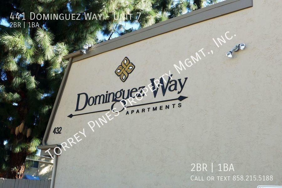 Building Photo - El Cajon 2 Bed/1 Bath Townhouse in Gated C...