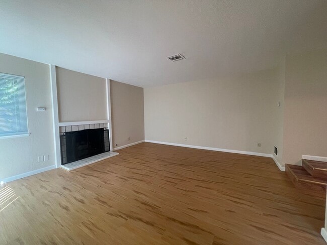 Building Photo - Wonderful Updated 2 Bedroom Home.