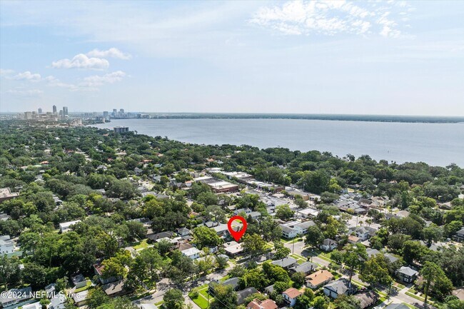 Foto del edificio - 1751 Dancy St