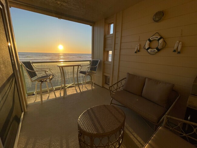 Foto del edificio - 3755 Ocean Front Walk