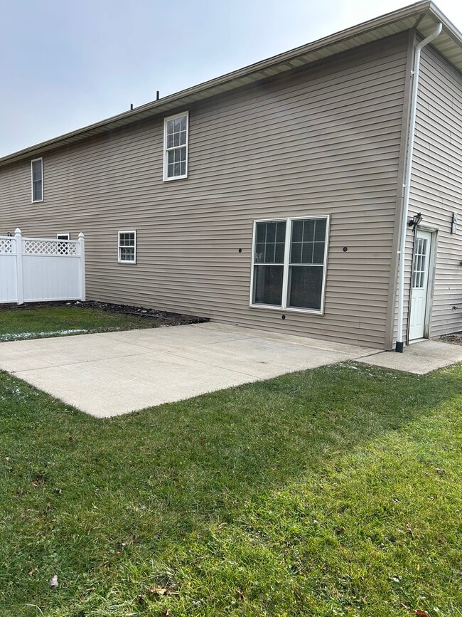 Building Photo - 1402 Benbrandon Ct