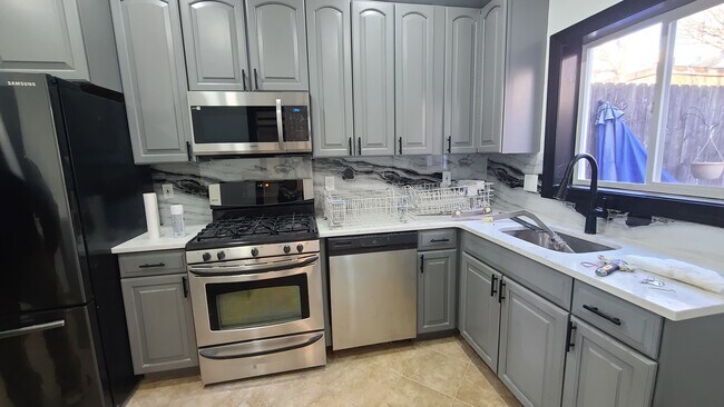 904 Columbia Ave Unit 1  