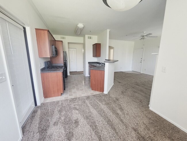 Building Photo - 2 bedroom in Solana!!