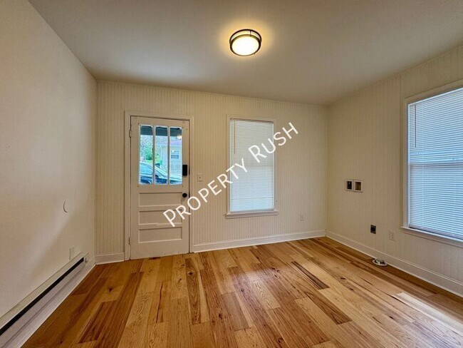 Foto del edificio - 4521 Balcomb St